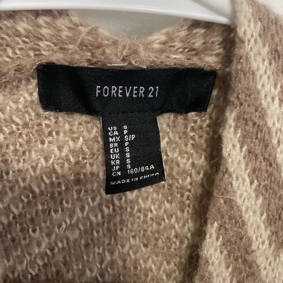 Chevron design forever 21 cardigan - Picture 2 of 4